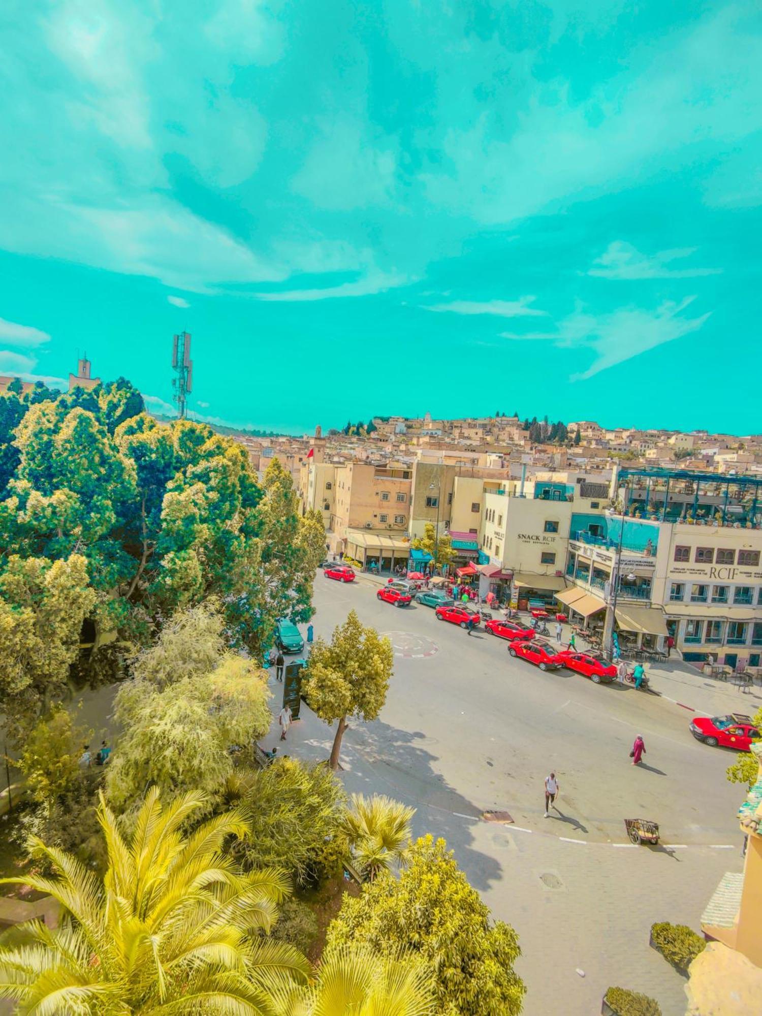 Ryad Zahrat Fes Luaran gambar