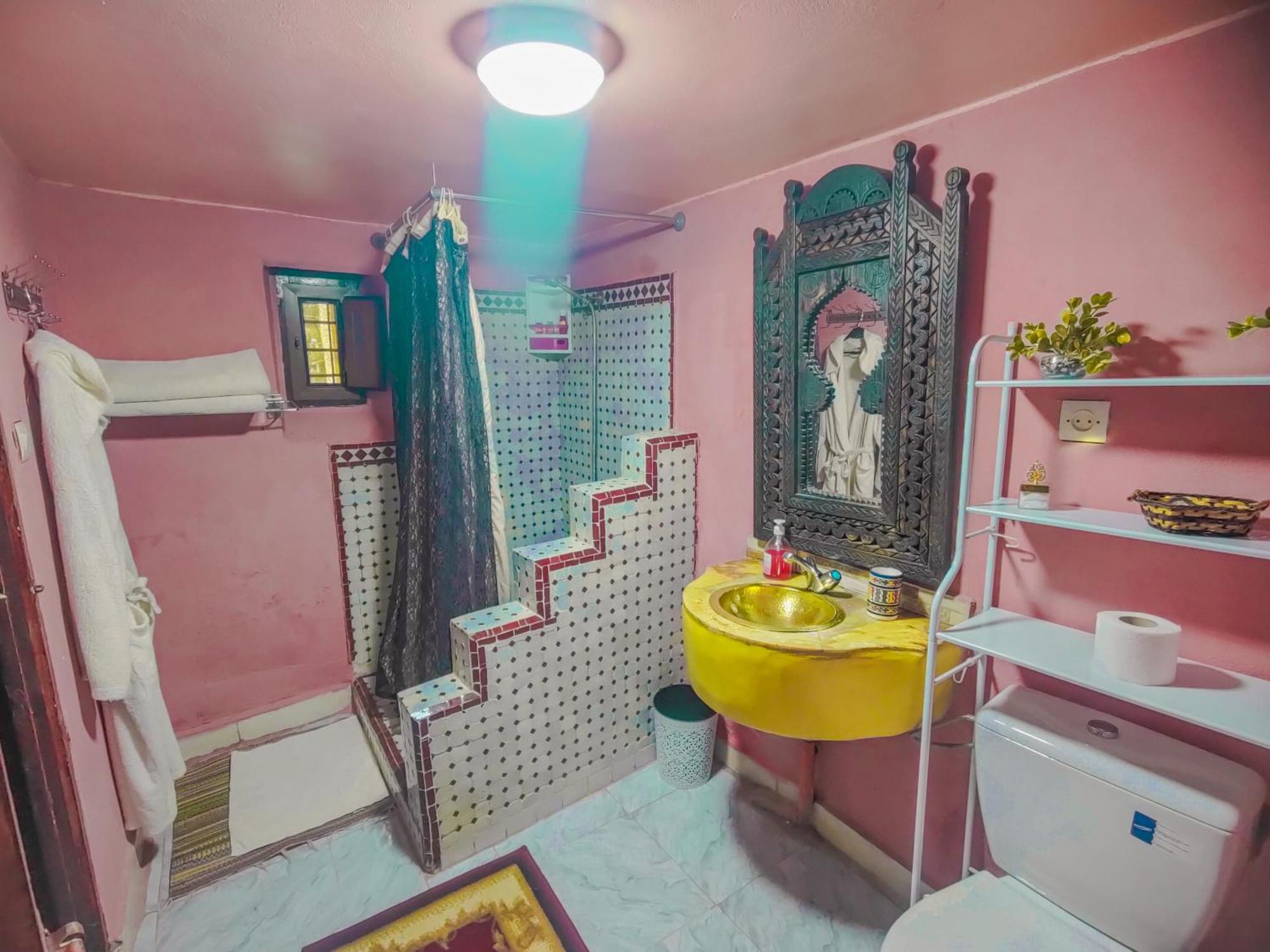 Ryad Zahrat Fes Luaran gambar