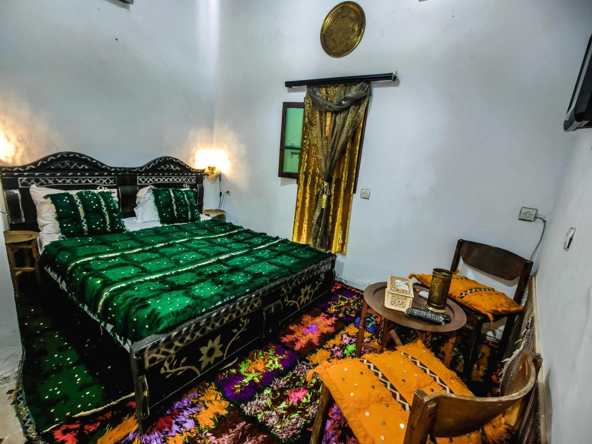 Ryad Zahrat Fes Luaran gambar
