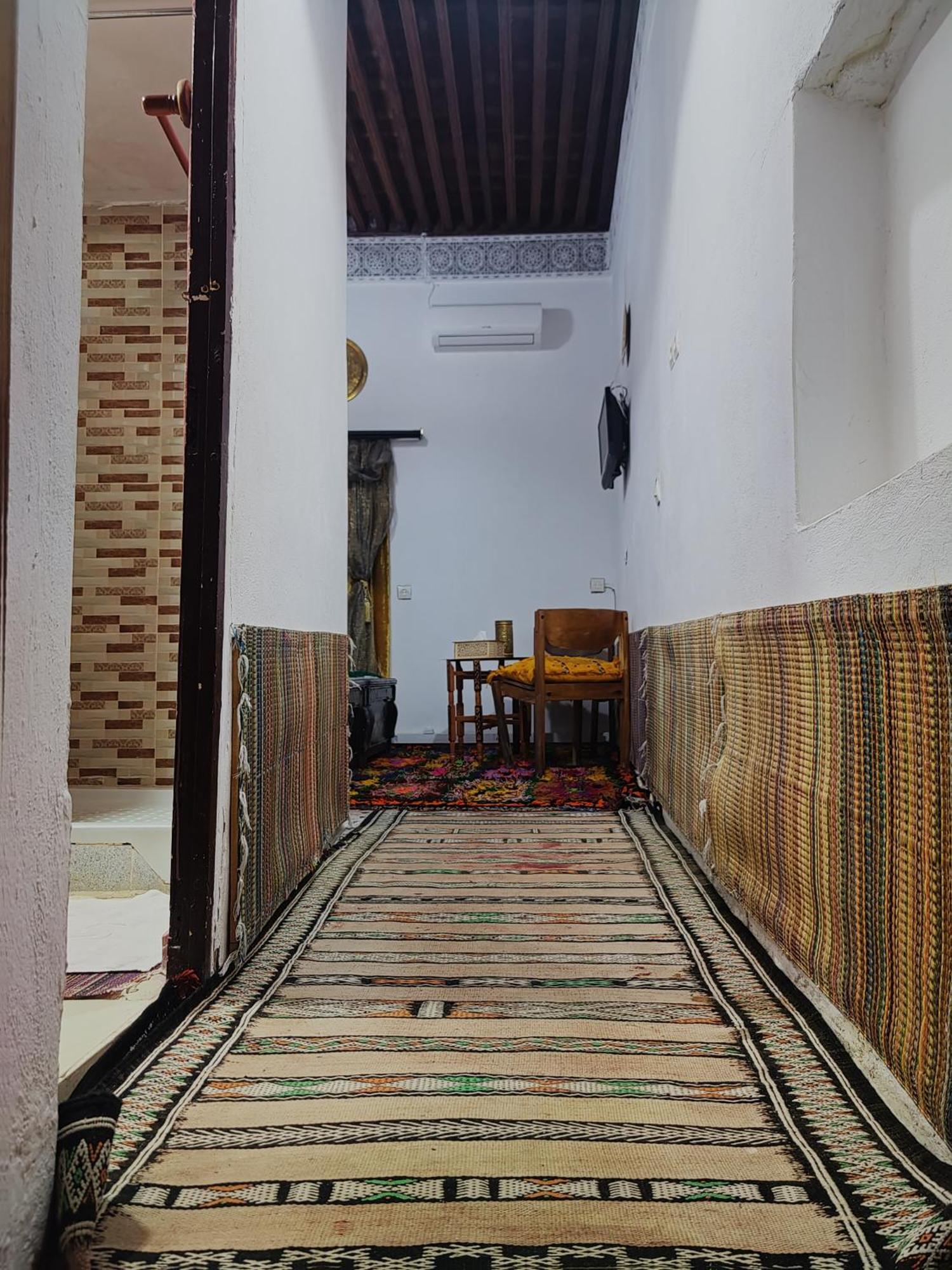 Ryad Zahrat Fes Luaran gambar