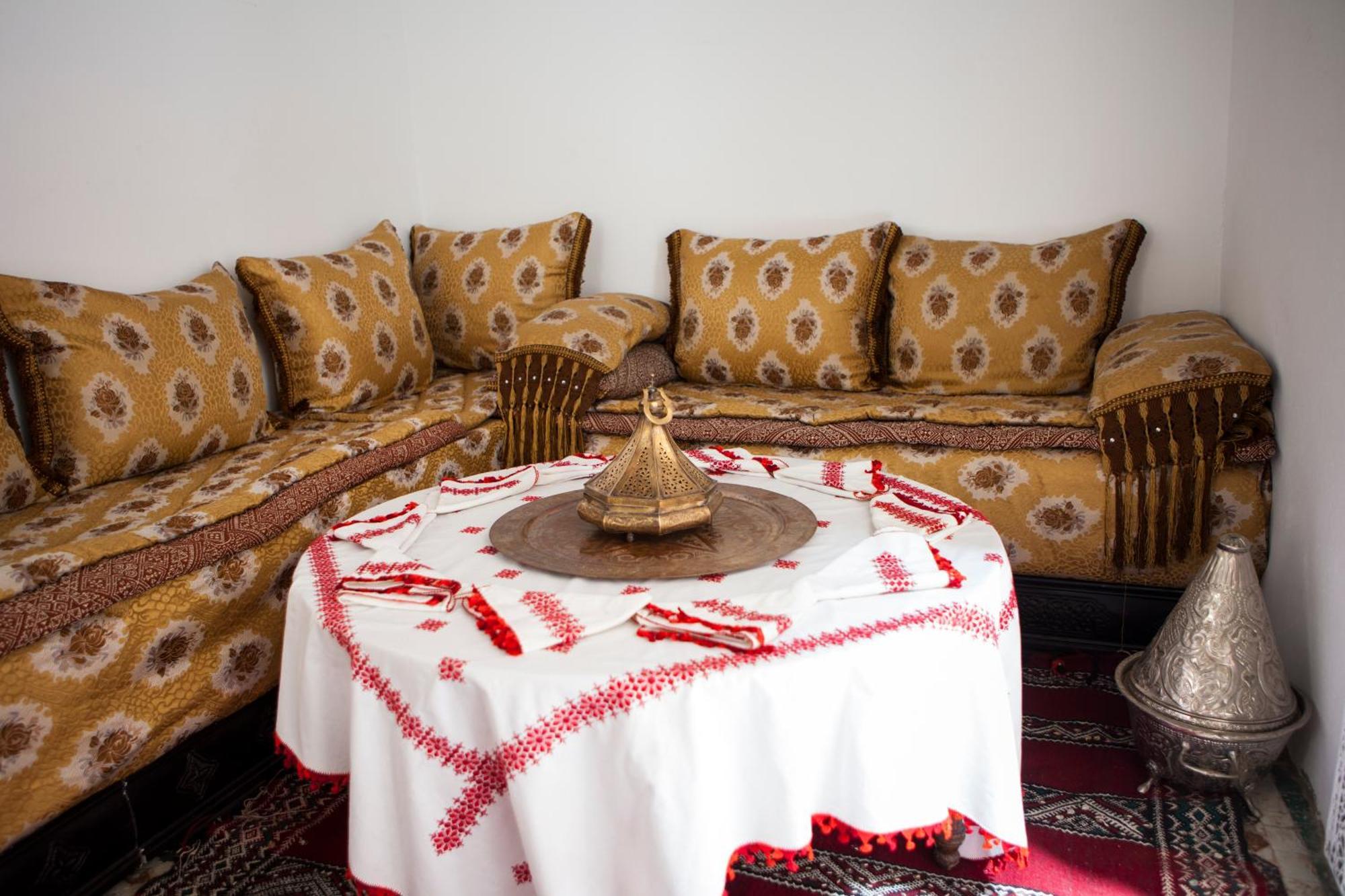 Ryad Zahrat Fes Luaran gambar