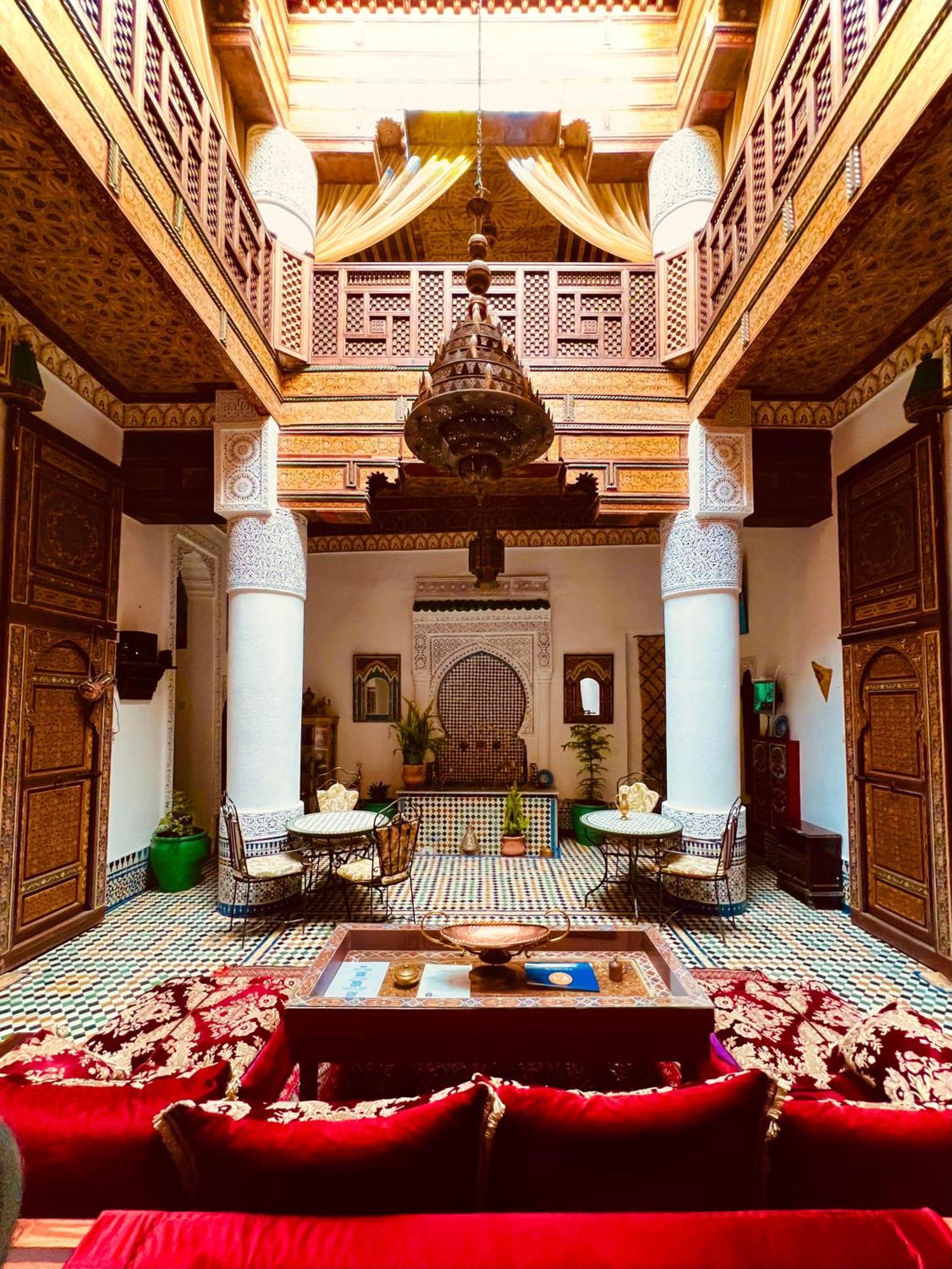 Ryad Zahrat Fes Luaran gambar