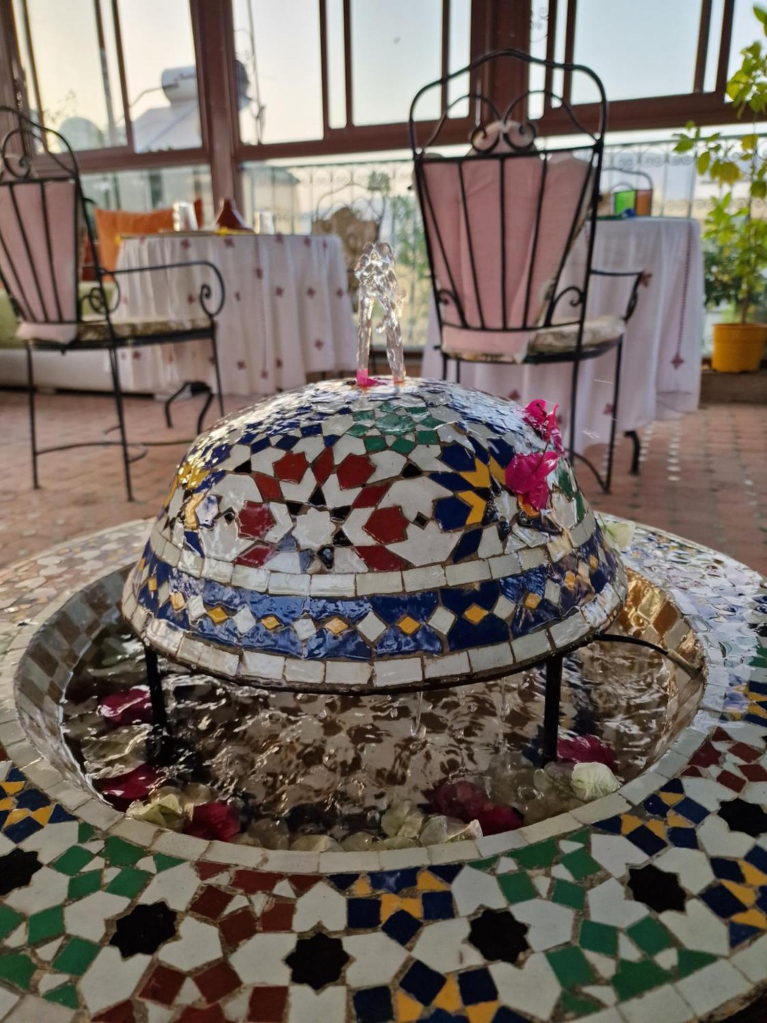 Ryad Zahrat Fes Luaran gambar