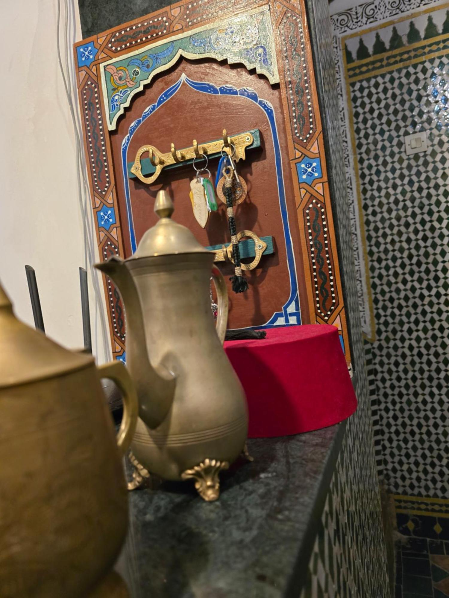 Ryad Zahrat Fes Luaran gambar