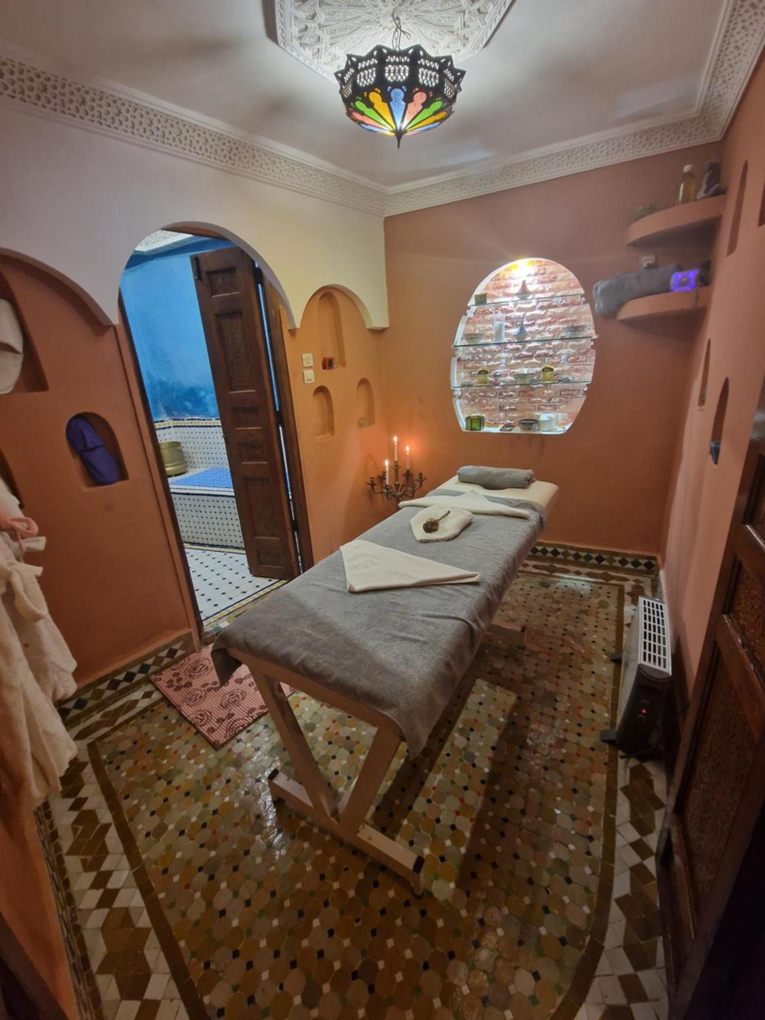 Ryad Zahrat Fes Luaran gambar