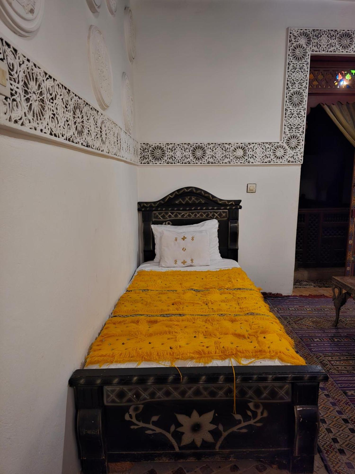 Ryad Zahrat Fes Luaran gambar