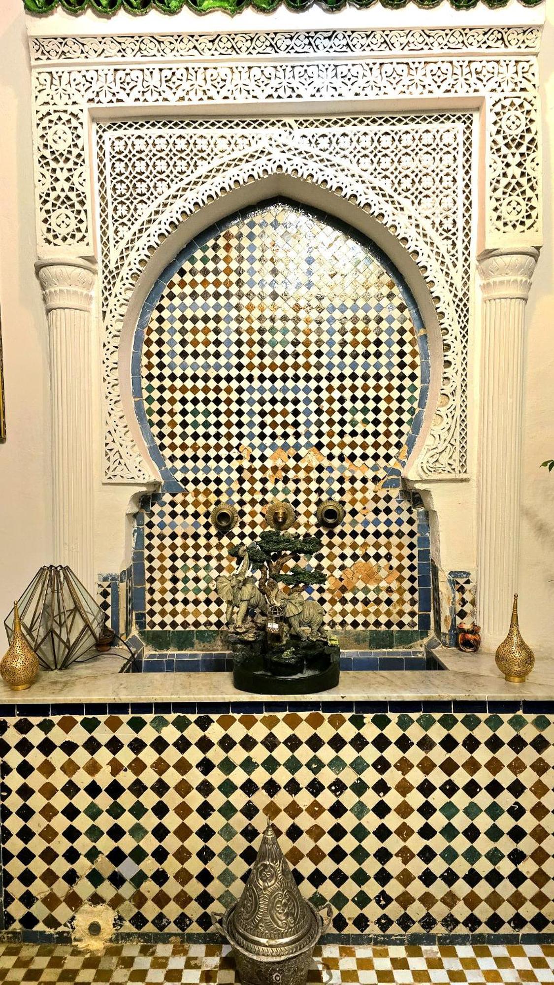 Ryad Zahrat Fes Luaran gambar