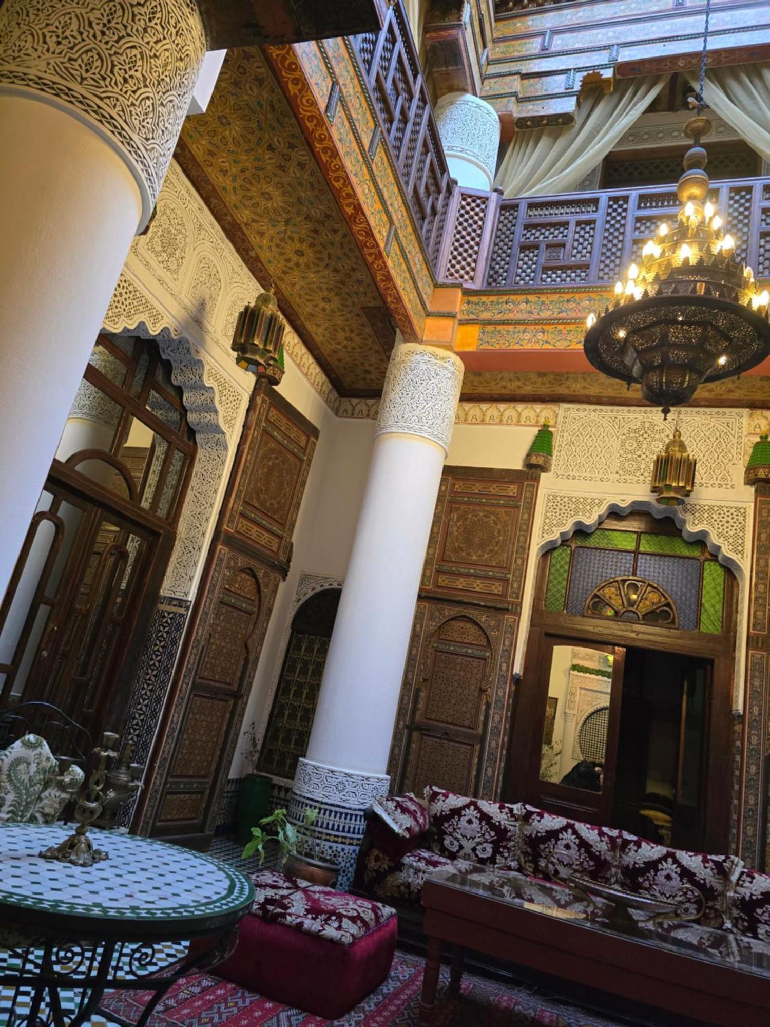 Ryad Zahrat Fes Luaran gambar