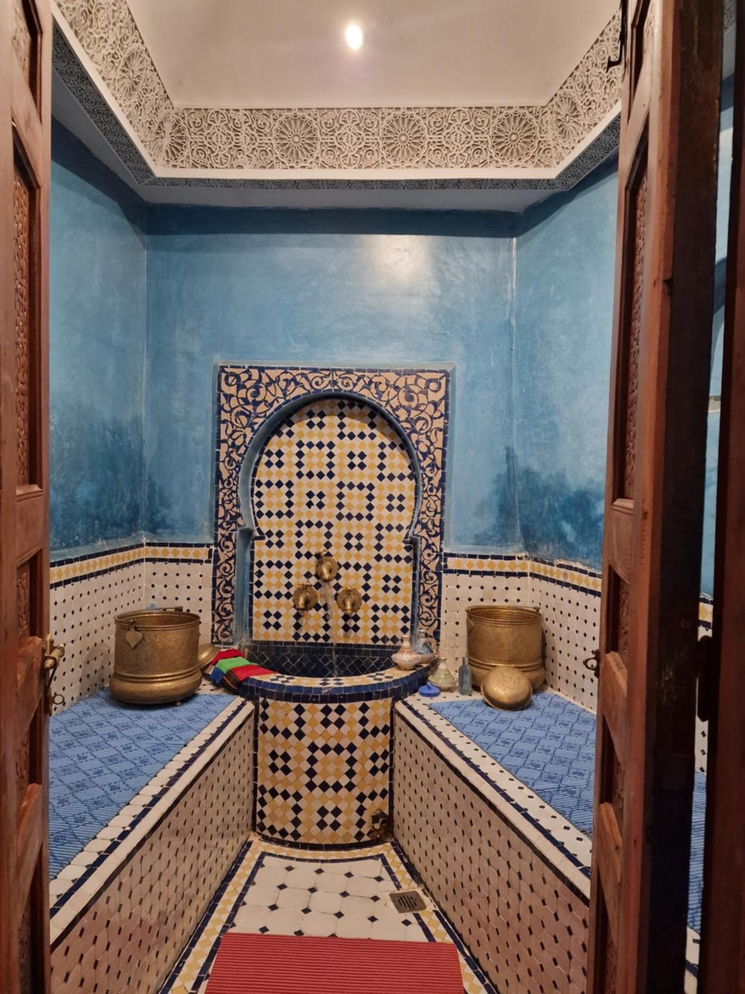 Ryad Zahrat Fes Luaran gambar