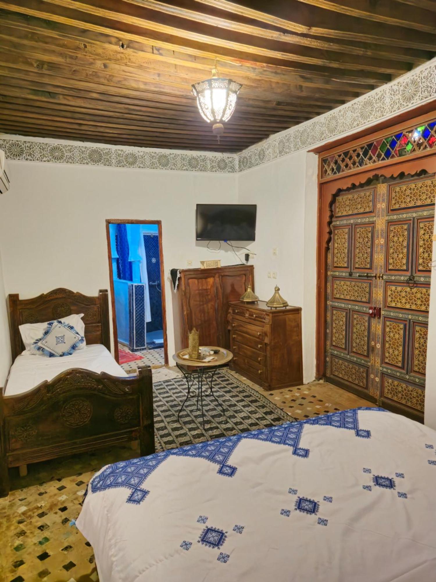 Ryad Zahrat Fes Luaran gambar